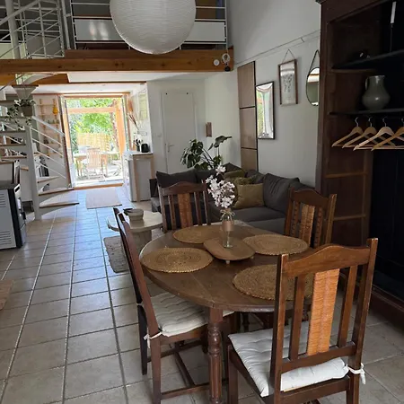 Casa de Férias Avec Piscine & - La Chapelle Graulhet